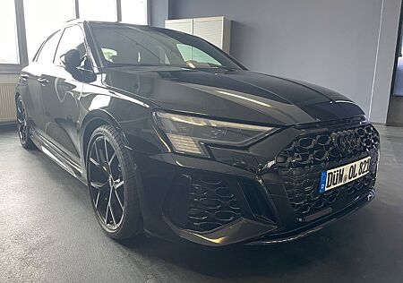 Audi RS3 Sportback 280 km/h/PANO/CARBON/RS-SPORTABGAS