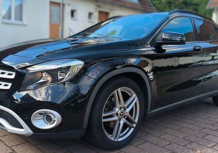 Mercedes-Benz GLA 200 d FACELIFT, 2.HAND, TÜV-SERVICE NEU, VB