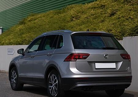 VW Tiguan Volkswagen Comfortline Scheckheft 8 Fach viele Extra