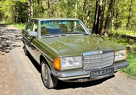 Mercedes-Benz 200 W 123 E Tüv neue mit H Kennzeichen