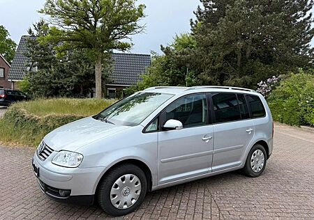 VW Touran Volkswagen 1.6 Automatik Highline Xenon Tüv 10/26