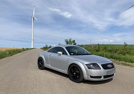 Audi TT Coupe 1.8T quattro 165 kW