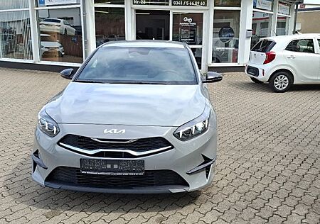 Kia Cee'd / Ceed 1,5 Nightline Navi LED