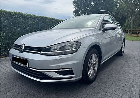 VW Golf Volkswagen 1.0 TSI 115 PS NUR 27700 Kilometer