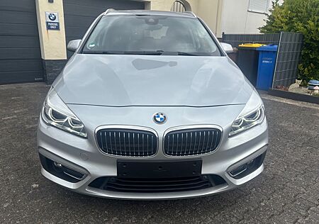BMW 2er 220 Active Tourer 220d xDrive Steptronic Lux...