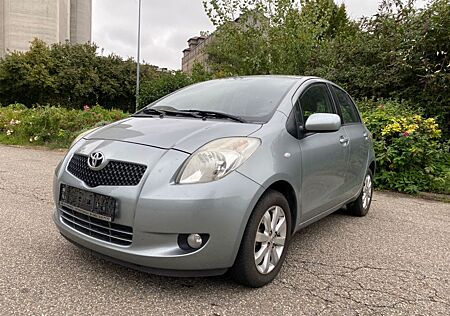 Toyota Yaris 1,3-l-VVT-i Cool Cool