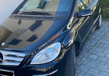 Mercedes-Benz B 200 CDI -