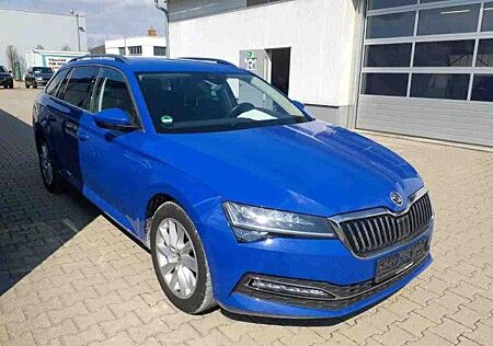 Skoda Superb Combi 2.0 TDI Style 4x4 Navi PDC BC (EURO