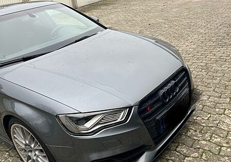 Audi S3 2.0 TFSI S tronic quattro -