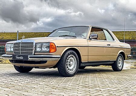 Mercedes-Benz CE 230 *1-(CLASSIK-DATA)*TEMPOMAT*KLIMAAUTOMATIK*