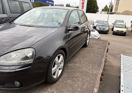 VW Golf Volkswagen V Lim. United