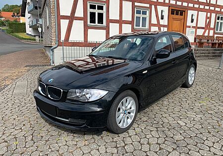 BMW 116i Navi / 8-fach bereift / TÜV 10/26 NEU