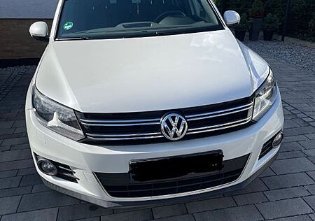 VW Tiguan Volkswagen 2.0 TDI Sport & Style 4MOTION