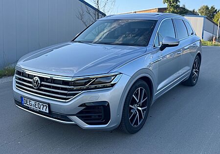 VW Touareg Volkswagen 4.0 V8 TDI R-LINE*DYNAUDIO*PANO*MASSAGE*