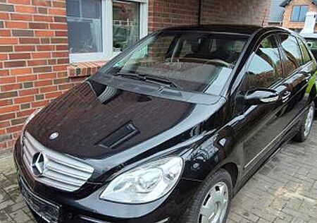 Mercedes-Benz B 200 -