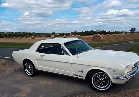 Ford Mustang 1966 Coupe 5 Liter V8
