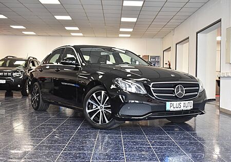 Mercedes-Benz E 300 de Lim Avantgarde Navi LED Leder Kamer