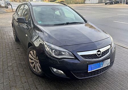 Opel Astra J Sports Tourer Innovation