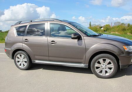 Mitsubishi Outlander 2.2 DI-D+ MIVEC Edition 2WD ClearT...