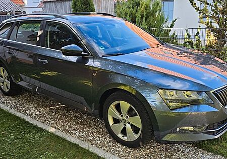 Skoda Superb 2.0 TDI - 190 PS - Panoramaglas - TUV neu