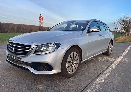 Mercedes-Benz E 220 d *Navi*Automatik*1.Hand*