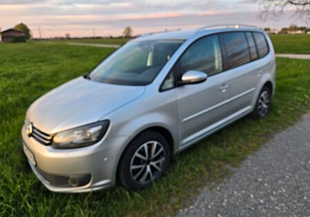 VW Touran Volkswagen 2.0 TDI 125 kW DSG Highline Highline