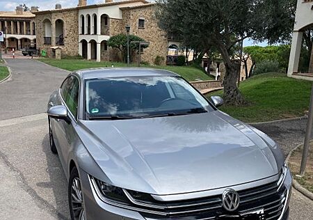 VW Arteon Volkswagen 2.0 TDI SCR DSG -