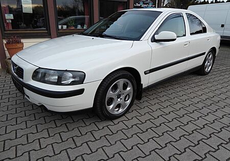 Volvo S60 2.4 125kW Comfort Alu 16"/AHK/Zahnriemen neu