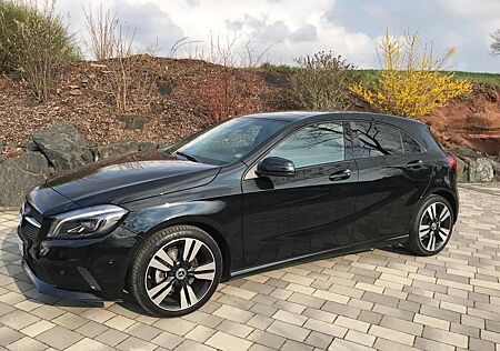 Mercedes-Benz A 200 Urban Night,Business,PANO,Sport-Stz.