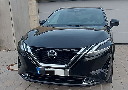 Nissan Qashqai 158PS Xtronic Tekna+ 4x4 Pano 2x20"