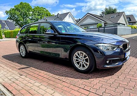 BMW 318i Touring -