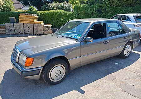Mercedes-Benz 230 W124 230e Automatik