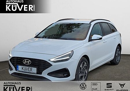 Hyundai i30 Family Kombi 1.5 T-GDi DCT Navi+ACC+Shzg+PDC