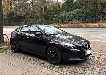 Volvo V40 D3 | 2. Hand | Unfallfrei | Scheckheftgepflegt