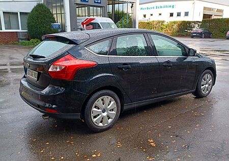 Ford Focus 1,6 EcoBoost 110kW NEU TÜV NEU ZAHNRIEMEN