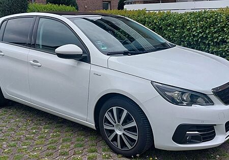 Peugeot 308 PureTech 110 Style Panoramadach Tüv NEU
