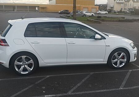 VW Golf Volkswagen 2.0 TSI BMT GTI GTI