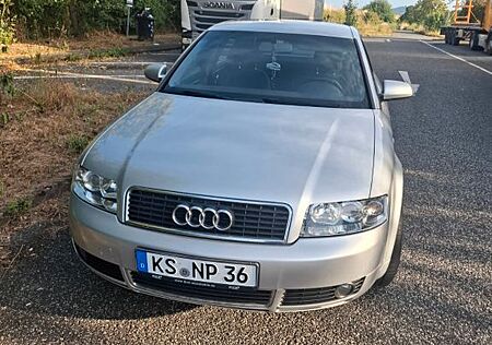 Audi A4 TOP GEPFLEGT NEUER TÜV
