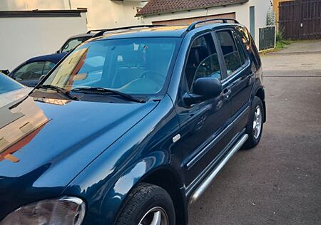 Mercedes-Benz ML 320 -