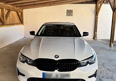 BMW 330e Sport Line Automatik