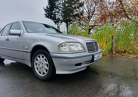 Mercedes-Benz C 180 ELEGANCE Klimaautomatik/Tiptronic