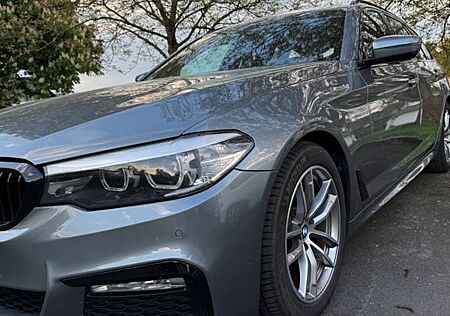 BMW 520d Touring A - M Sport Head-UP Leder LED