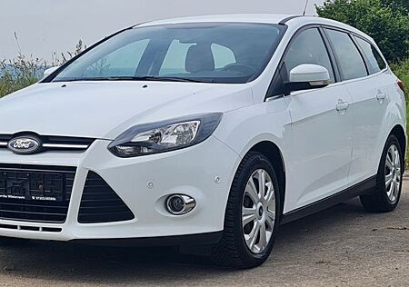 Ford Focus 1,0 EcoB. 92kW Champions Edit. Turnier...