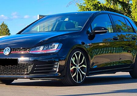 VW Golf Volkswagen 2.0 GTI Performance DSG,Navi,Kamera,Panoram