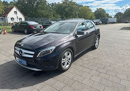 Mercedes-Benz GLA 180 AT Xenon/Navi 30.000km