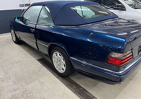 Mercedes-Benz E 220 A124 Sportline Autom. 1 Hand 107.500km
