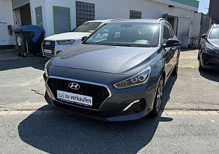 Hyundai i30 cw YES! Plus Kombi Navi Sitz Garanite Aut.