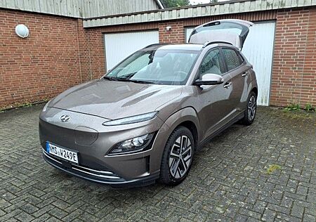 Hyundai Kona Select dig.Cockpit ACC R.Cam PDC SHZ DAB+