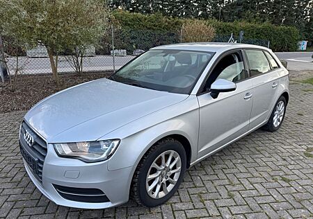 Audi A3 Sportback.Reifen.Servis.Zahnrimen neu.