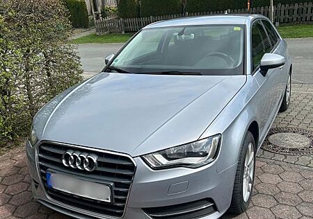 Audi A3 1.6 TDI S tronic Attraction Attraction